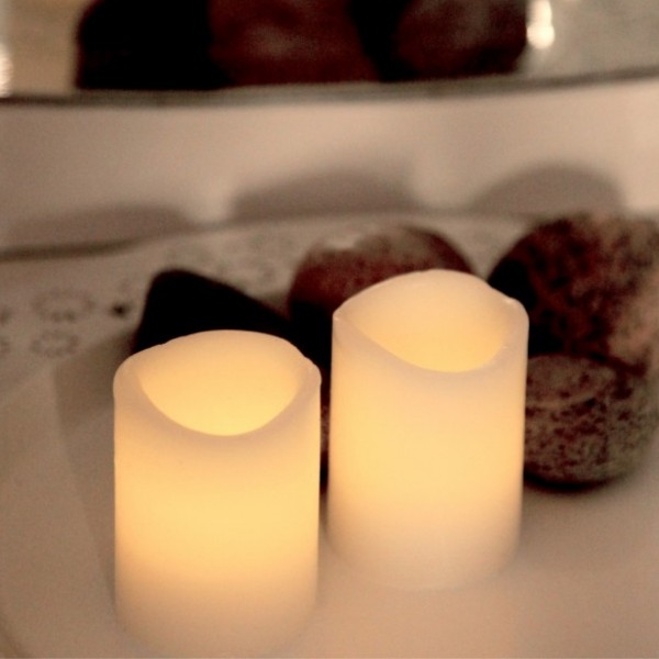 LED Kerzenset "Wave" - Echtwachs - flackernde LED - Timer - H:6cm, D:5cm - 2er Set - weiß