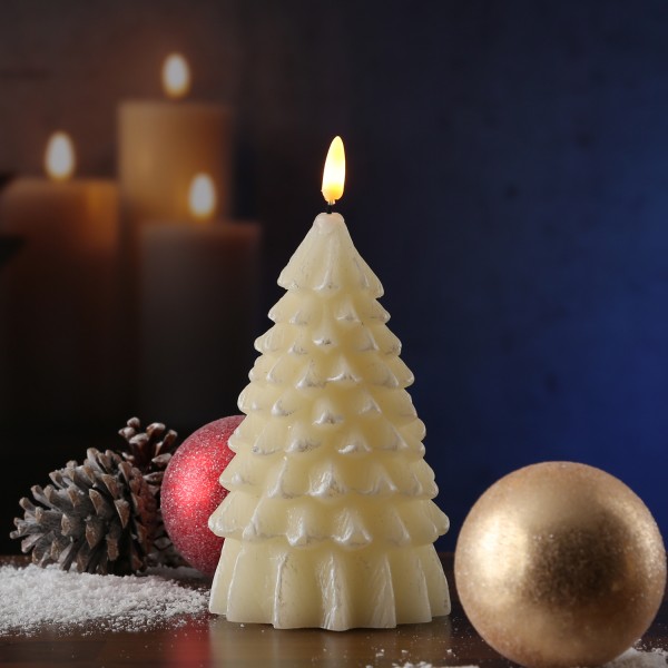 LED Kerze Tannenbaum - Echtwachs - warmweiße 3D Flamme - H: 18cm - Timer - creme