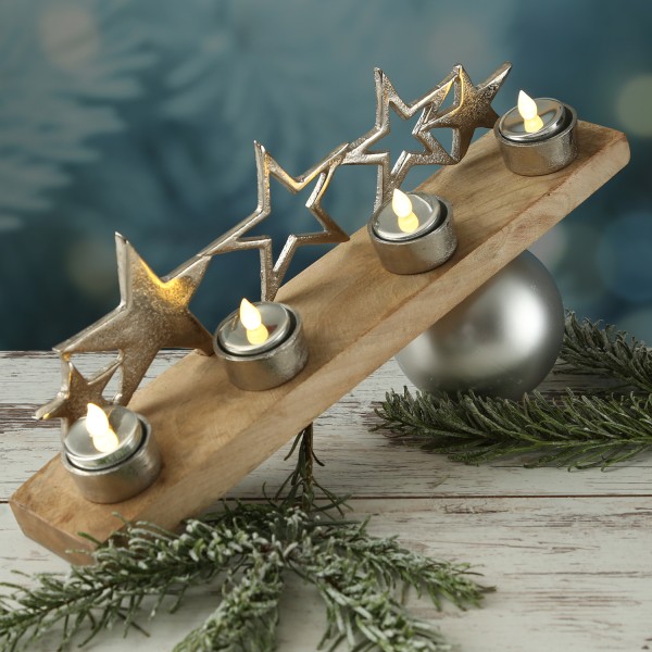 Teelichthalter mit silbernen Sternen auf Holzplatte - für 4 Teelichter
